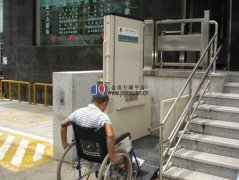 无障碍升降机让残疾人出行无忧